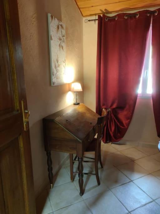 Sous Le Chateau Montaut  Exterior foto